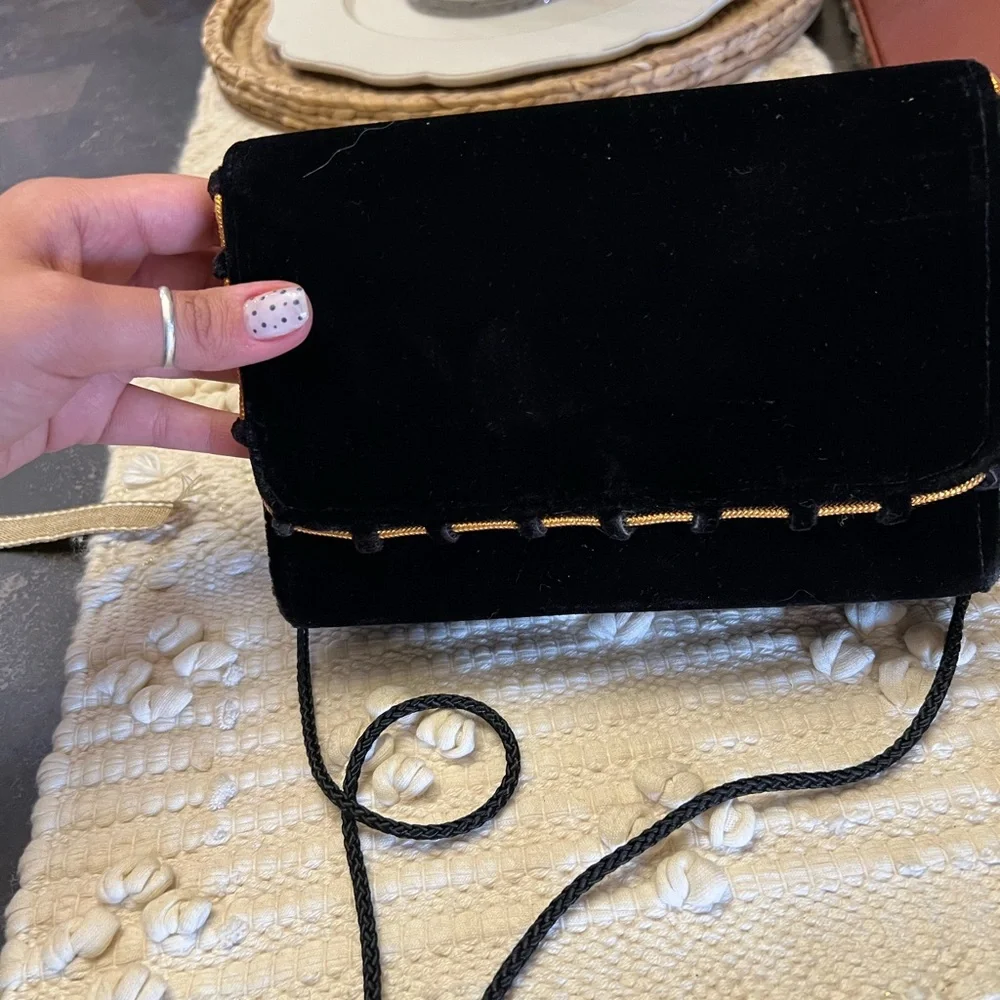 Elegant Black Velvet Clutch/ Shoulder Bag - Picture 1 of 3